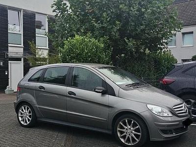 Mercedes B180