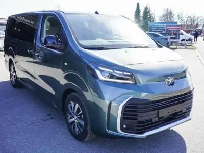 Nuova Toyota Proace Verso Business Edition 177 CV (130 kW) 2026 Verde Station wagon