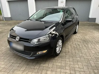 Gebraucht VW Polo Life 90 PS (66 kW) 2013 Schwarz Kleinwagen