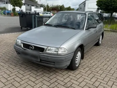 Gebraucht Opel Astra 60 PS (44 kW) 1995 Silber Kleinwagen