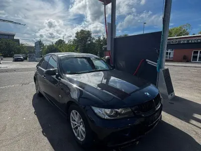 Gebraucht BMW 320 Sport Line 177 PS (130 kW) 2008 Schwarz Limousine