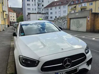 Gebraucht Mercedes E220 AMG line 200 PS (147 kW) 2022 Limousine