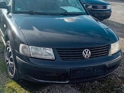 Gebraucht VW Passat 100 PS (73 kW) 2000 Schwarz Kombi
