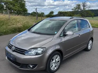 Gebraucht VW Golf Plus Cross Life 105 PS (77 kW) 2013 Braun Van / Kleinbus
