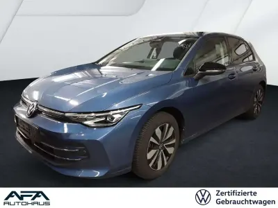 Gebraucht VW Golf VIII Goal 150 PS (110 kW) 2025 Blau Limousine