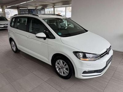 Second-hand VW Touran Comfortline 150 CP (110 kW) 2022 Alb Monovolum