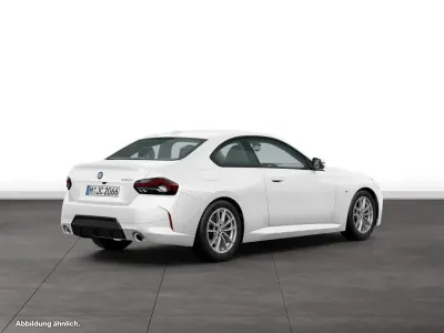 Gebraucht BMW 220 M Sport 184 PS (135 kW) 2025 Weiß Coupé