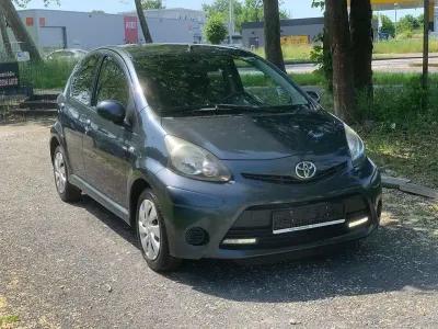 Gebraucht Toyota Aygo Connect Style 68 PS (50 kW) 2013 Anthracite grey Kleinwagen