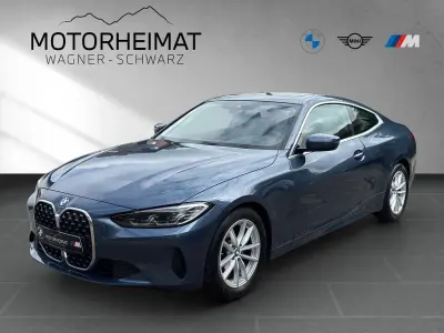 Gebraucht BMW 420 Sport Line 184 PS (135 kW) 2023 Arctic race blue Coupé