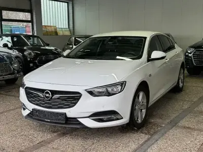 Gebraucht Opel Insignia Dynamic 136 PS (100 kW) 2017 Weiß Limousine