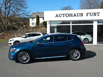 Używany Mercedes GLA180 AMG line 122 KM (89 kW) 2020 Niebieski SUV