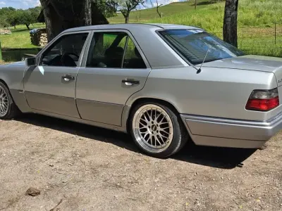 Gebraucht Mercedes E280 193 PS (141 kW) 1995 Silber Limousine