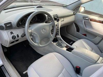 Silber Gebraucht 2004 Mercedes C180 Elegance Limousine | 7.500 € (Teuer)