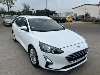 Używany Ford Focus Titanium 120 KM (88 kW) 2020 Biały Sedan/Limuzyna