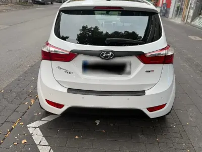 Gebraucht Hyundai ix20 125 PS (91 kW) 2016 Weiß Kleinwagen