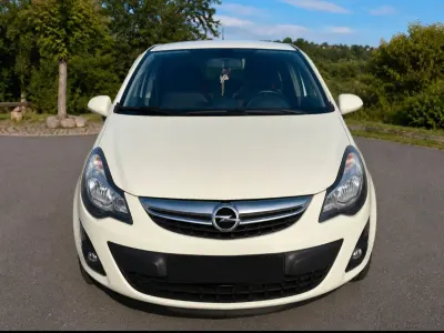 Gebraucht Opel Corsa Innovation 86 PS (63 kW) 2013 Beige Kleinwagen