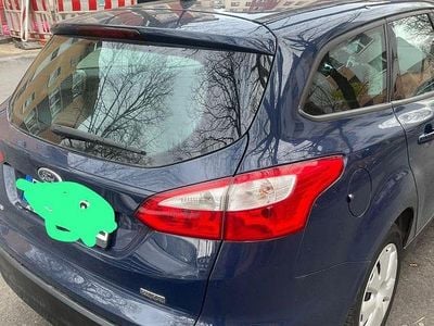 Blau Gebraucht 2013 Ford Focus Titanium Kombi | 3.000 € (Guter Preis)