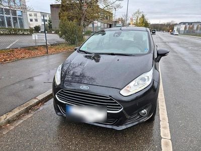 Gebraucht Ford Fiesta 95 PS (69 kW) 2015 Schwarz Kleinwagen