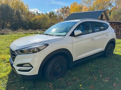 Gebraucht Hyundai Tucson Trend 116 PS (85 kW) 2016 Weiß SUV