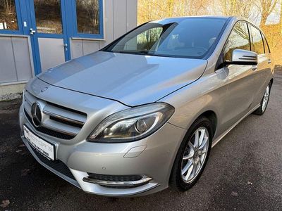 Gebraucht Mercedes B200 Sport 136 PS (100 kW) 2012 Silber Van / Kleinbus