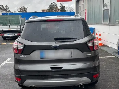 Gebraucht Ford Kuga 150 PS (110 kW) 2019 Grau SUV