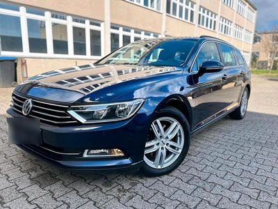 Gebraucht VW Passat 150 PS (110 kW) 2016 Blau Kombi