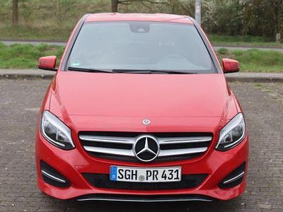 Gebraucht Mercedes B180 109 PS (80 kW) 2017 Rot Van / Kleinbus
