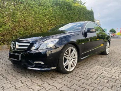 Gebraucht Mercedes E350 AMG 231 PS (169 kW) 2010 Schwarz Coupé