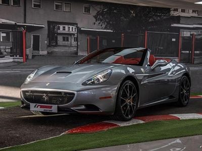 Grau Gebraucht 2012 Ferrari California Cabrio | 134.999 € (Etwas zu teuer)