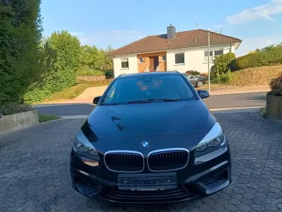 Gebraucht BMW 218 Active Tourer 150 PS (110 kW) 2015 Schwarz Van / Kleinbus