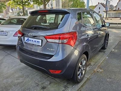 Second-hand Hyundai ix20 90 CP (66 kW) 2017 Gri Hatchback