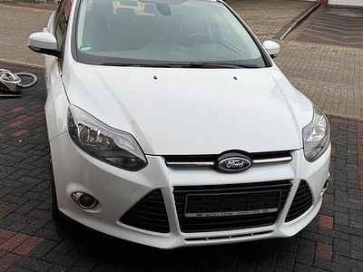 Gebraucht Ford Focus Titanium 116 PS (85 kW) 2013 Weiß Kombi