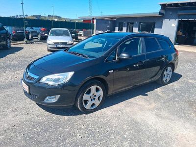 Usata Opel Astra 110 CV (80 kW) 2012 Nero Station wagon