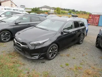 Neu Kia Ceed Sportswagon 101 PS (74 kW) 2025 Schwarz Kombi