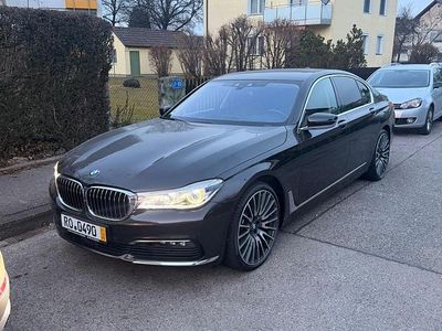Braun Gebraucht 2017 BMW 750 Limousine | 28.000 € (Fairer Preis)