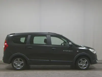 Używany Dacia Lodgy 131 KM (96 kW) 2021 Czarny Minivan