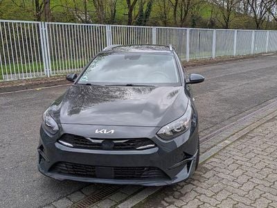 Gebraucht Kia Ceed 160 PS (117 kW) 2022 Schwarz Kleinwagen