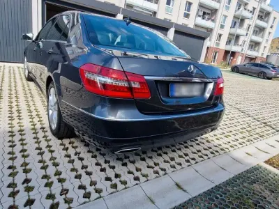 Gebraucht Mercedes E200 Avantgarde 136 PS (100 kW) 2012 Grau Limousine