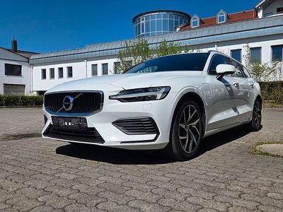 Second-hand Volvo V60 Momentum 253 CP (186 kW) 2020 Alb Break