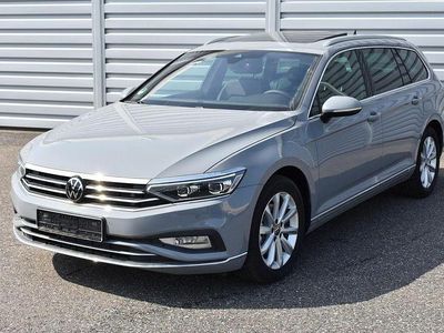 Gebraucht VW Passat Elegance 150 PS (110 kW) 2023 Grau Kombi