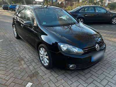 Second-hand VW Golf VII 105 CP (77 kW) 2012 Negru Berlinǎ