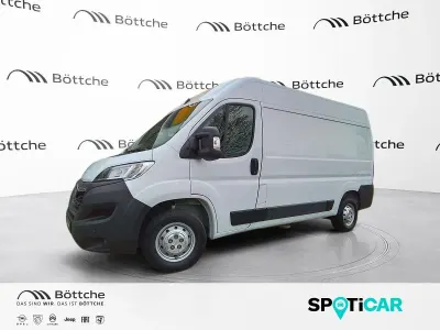 Gebraucht Opel Movano Selection 140 PS (102 kW) 2024 Lackierung weiss icy/typ aussenverkleidung spiegel flach standard Van