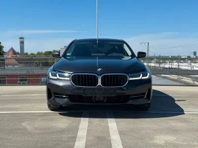 Gebraucht BMW 520 190 PS (139 kW) 2022 Grau Limousine