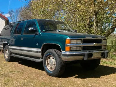 Second-hand Chevrolet Suburban 256 CP (188 kW) 1996 Verde SUV