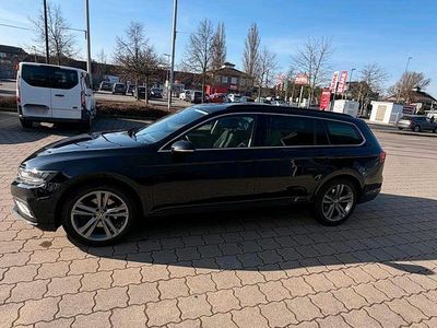 Gebraucht VW Passat 150 PS (110 kW) 2020 Schwarz Kombi