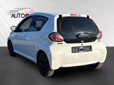 Usata Toyota Aygo Basis 68 CV (50 kW) 2014 Bianco Utilitaria