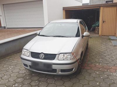 Gebraucht VW Polo Basis 50 PS (36 kW) 2000 Silber Limousine