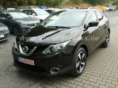 Gebraucht Nissan Qashqai N-Connecta 116 PS (85 kW) 2016 Violett SUV