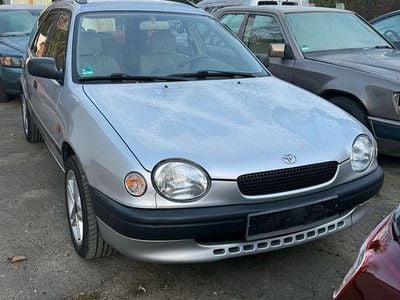 Silber Gebraucht 1997 Toyota Corolla Terra Kombi | 1.990 €
