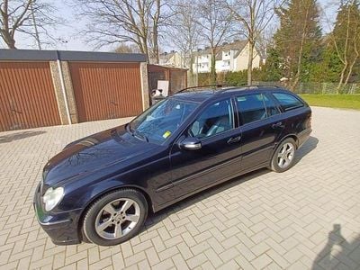 Gebraucht Mercedes C180 Avantgarde 143 PS (105 kW) 2005 Blau Kombi
